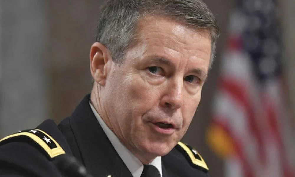 «Απεγκλωβισμός» των ΗΠΑ από το Αφγανιστάν: Αποχωρεί οριστικά και ο διοικητής του αμερικανικού στρατού